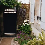 Chez Guilem Jaune Bed & Breakfast Saint-Maixent-lʼÉcole