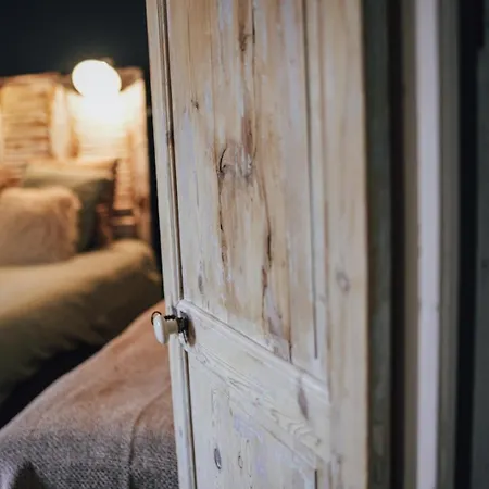 Chez Guilem Jaune Bed and breakfast Saint-Maixent-lʼÉcole